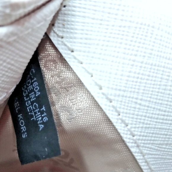 Michael Kors Jet Set Slim Flap Wallet Vanilla Monogram Leather Clutch Purse - Picture 5 of 11